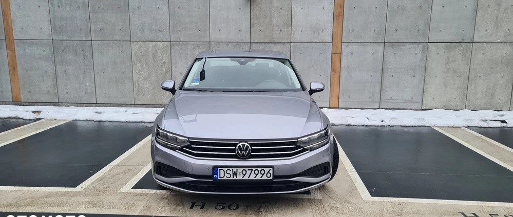 Volkswagen Passat cena 77960 przebieg: 98000, rok produkcji 2020 z Wrocław małe 46